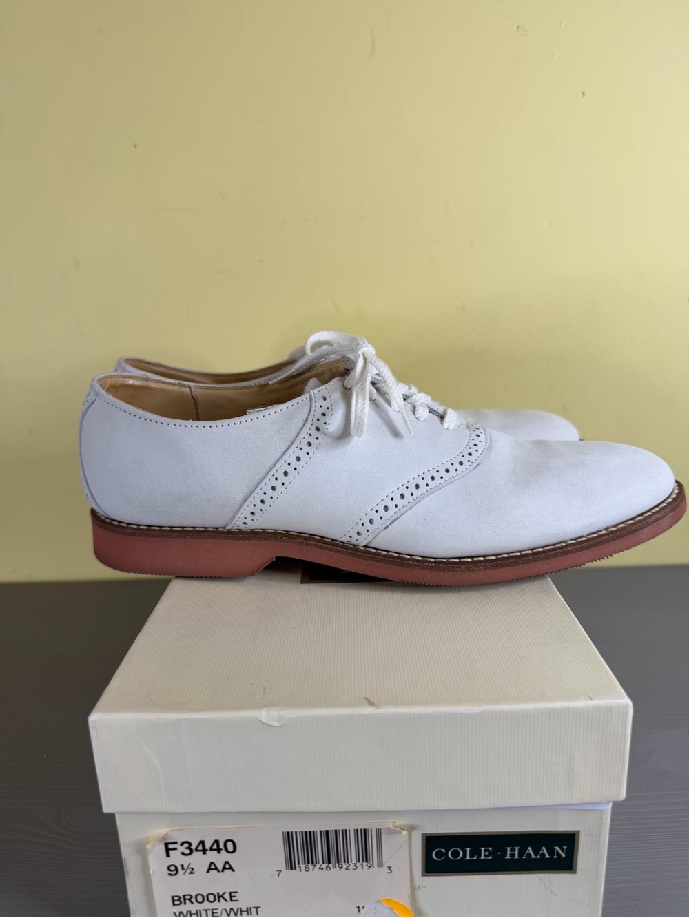 Cole Haan Brooke women's White Oxfords, size 9.5